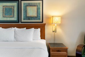 bed  breakfast glendale La Quinta Inn & Suites by Wyndham Phoenix West Peoria