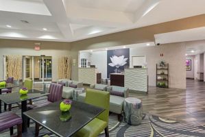 La Quinta Inn & Suites by Wyndham Phoenix Scottsdale hotel lobby in Scottsdale, Arizona