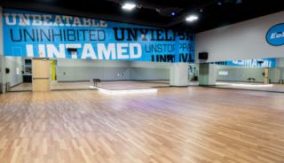 indoor cycling surprise EōS Fitness